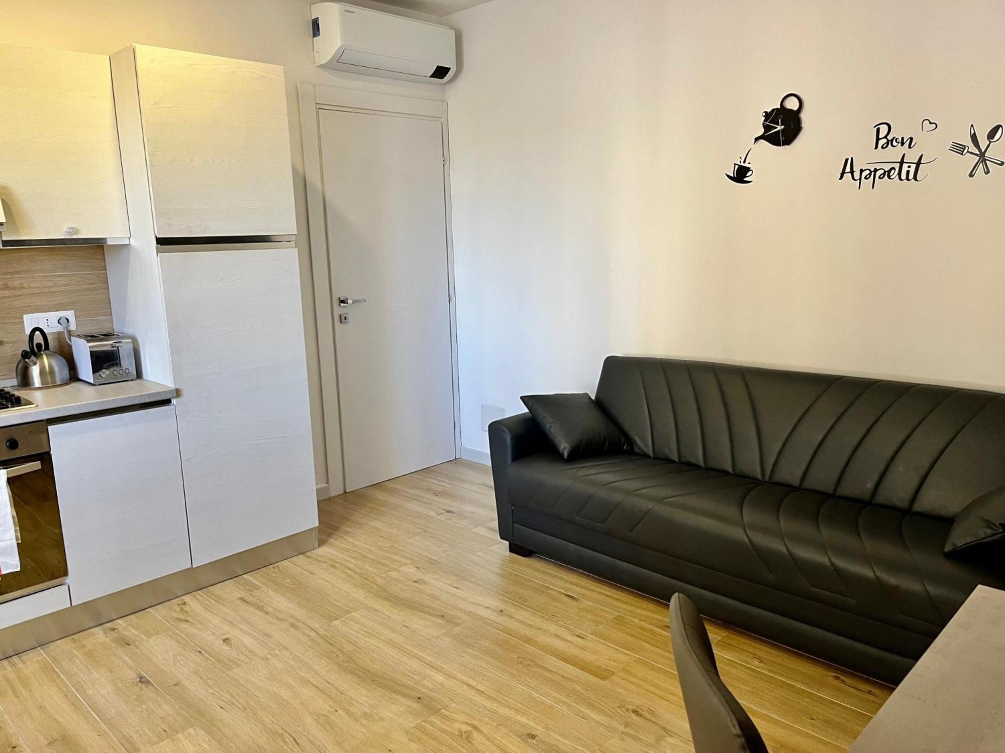 Solemar Apartments Kennedy Альгеро Экстерьер фото